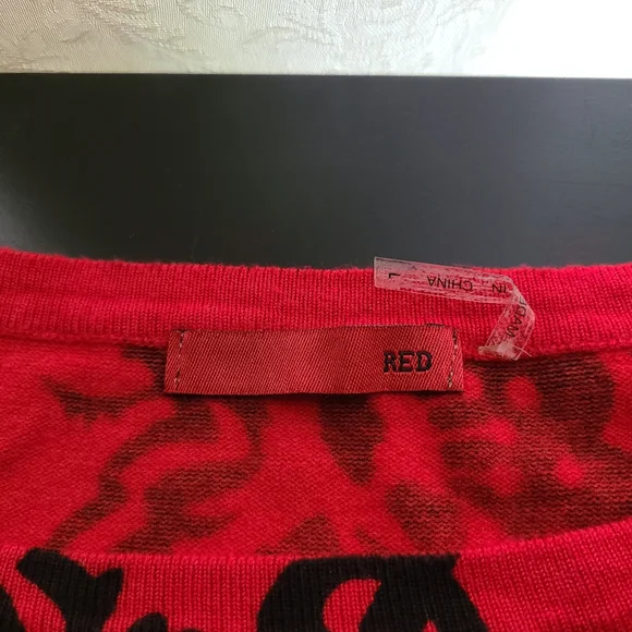 RED...GORGEOUS SWEATER - Picture 4 of 5